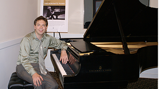 Pianist and piano teacher Yevgeny Morozov presents his performance of LISZT Mephisto Waltz No.1 on Vladimir Horowitz's 9-foot Steinway concert piano.