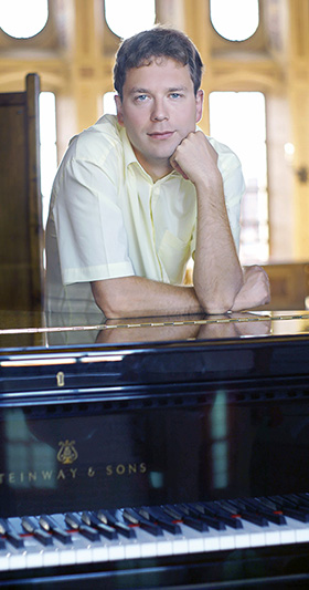 Yevgeny Morozov: classical concert pianist, New Jersey | BIO